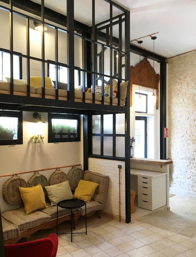 Hostel Numero Trece - Free Towels, Coffee & Tea, Remote Check-In (Adults Only) アリカンテ エクステリア 写真