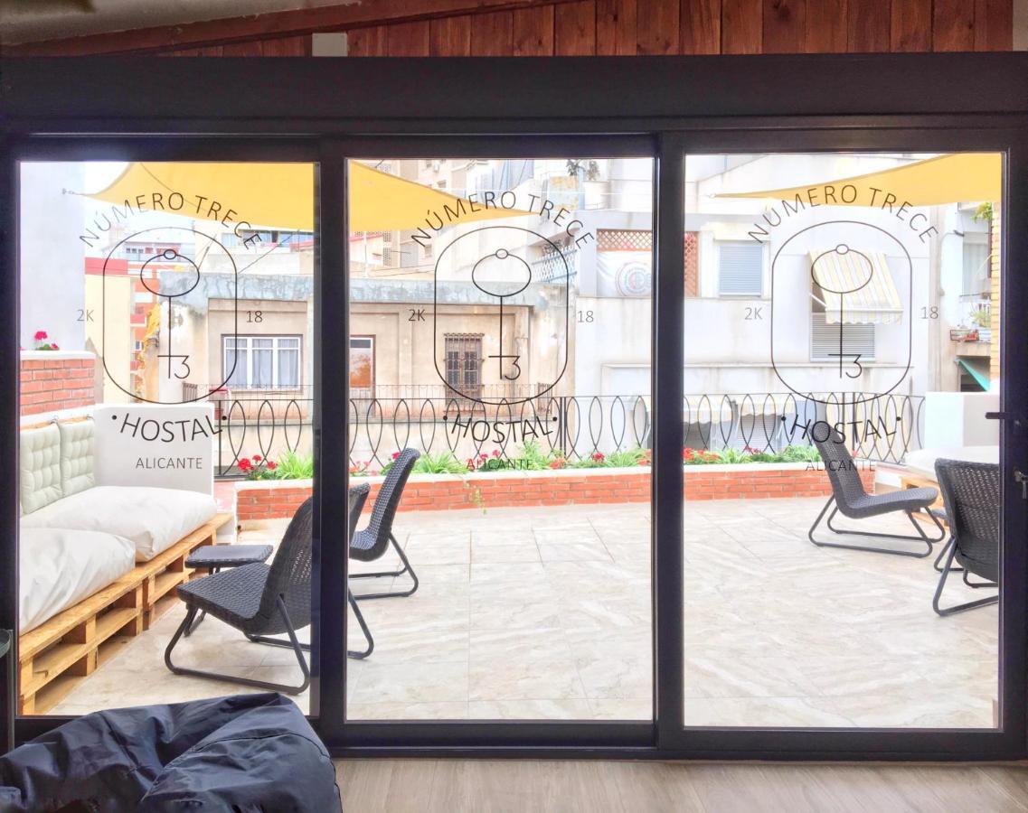 Hostel Numero Trece - Free Towels, Coffee & Tea, Remote Check-In (Adults Only) アリカンテ エクステリア 写真