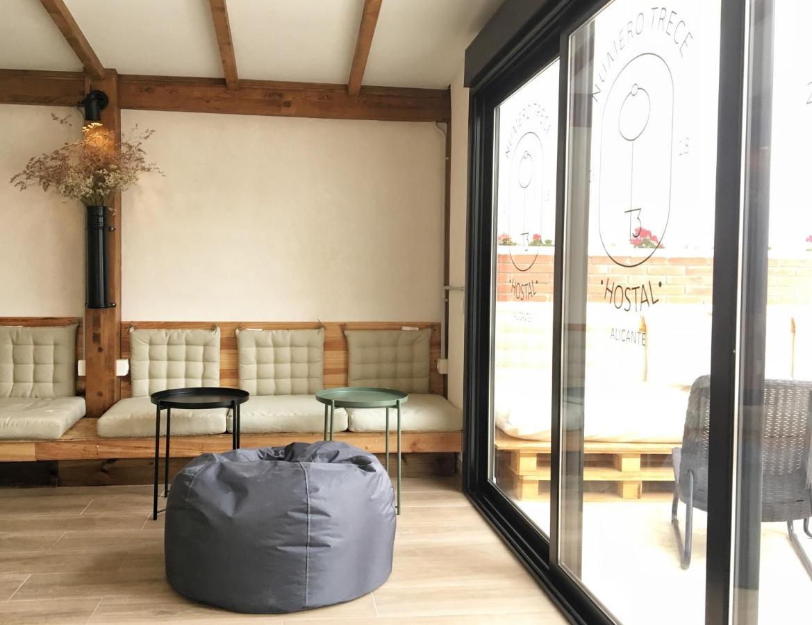 Hostel Numero Trece - Free Towels, Coffee & Tea, Remote Check-In (Adults Only) アリカンテ エクステリア 写真