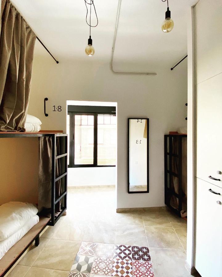 Hostel Numero Trece - Free Towels, Coffee & Tea, Remote Check-In (Adults Only) アリカンテ エクステリア 写真